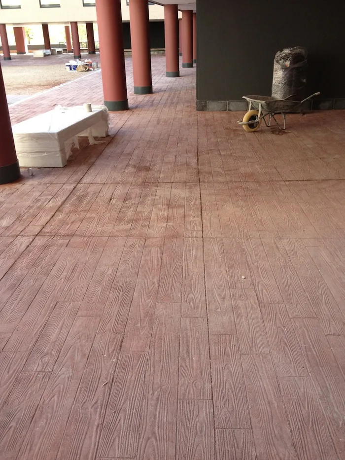 Imitación madera — obra de Durasil (2 de 3)